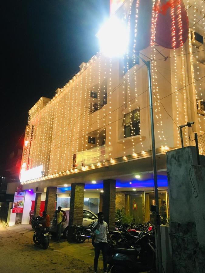 Hotel Half Moon Chennai Exteriör bild